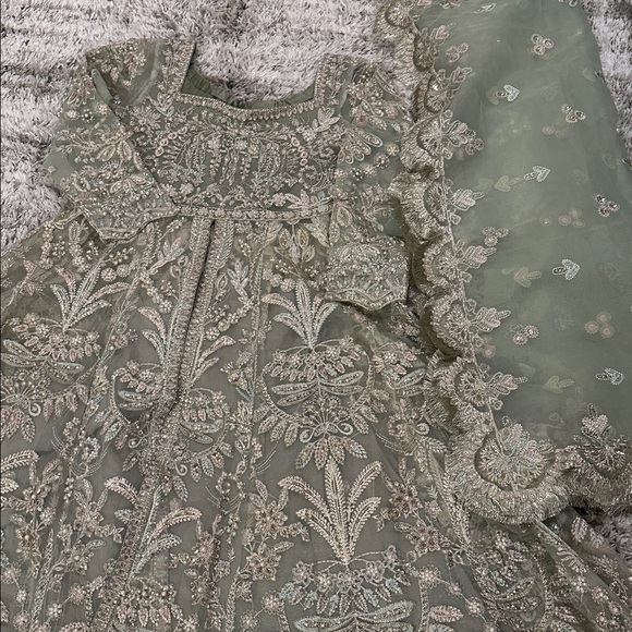 Pakistani designer outfit - Picture 9 of 15